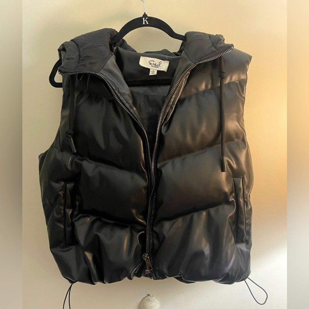 #31 Easel Los Angeles Black Faux Leather Puffer Vest
